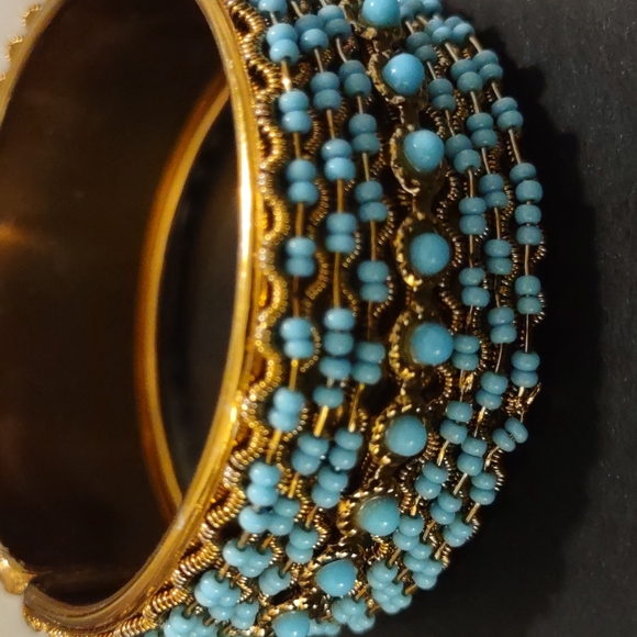 WIDE TURQUOISE COLORED BEADS WITH GOLD WIRE HINGED BRACELET - Picture 5 of 5